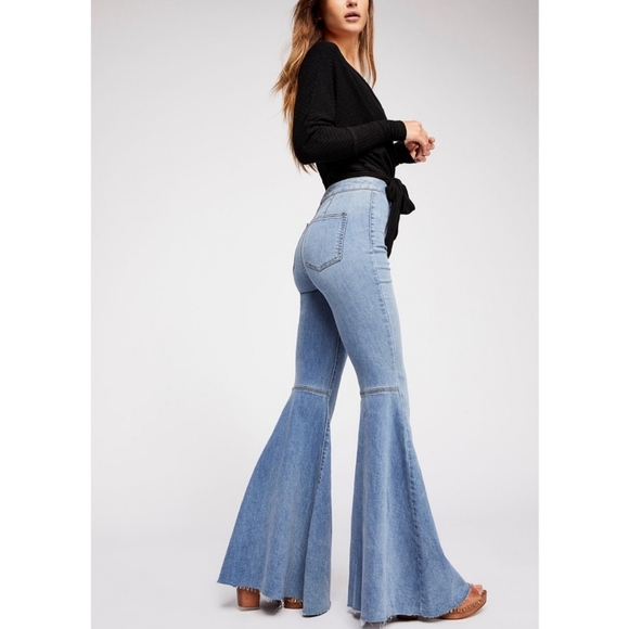 FREE PEOPLE Float on Flare Jeans - Picture 2 of 7